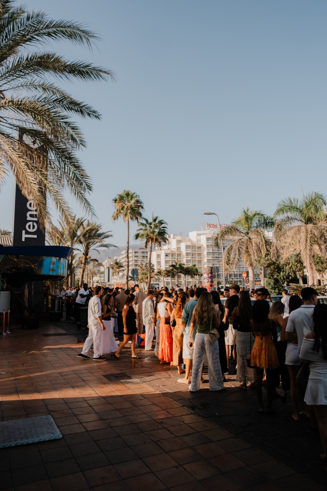 The queue outside Papagayo Tenerife