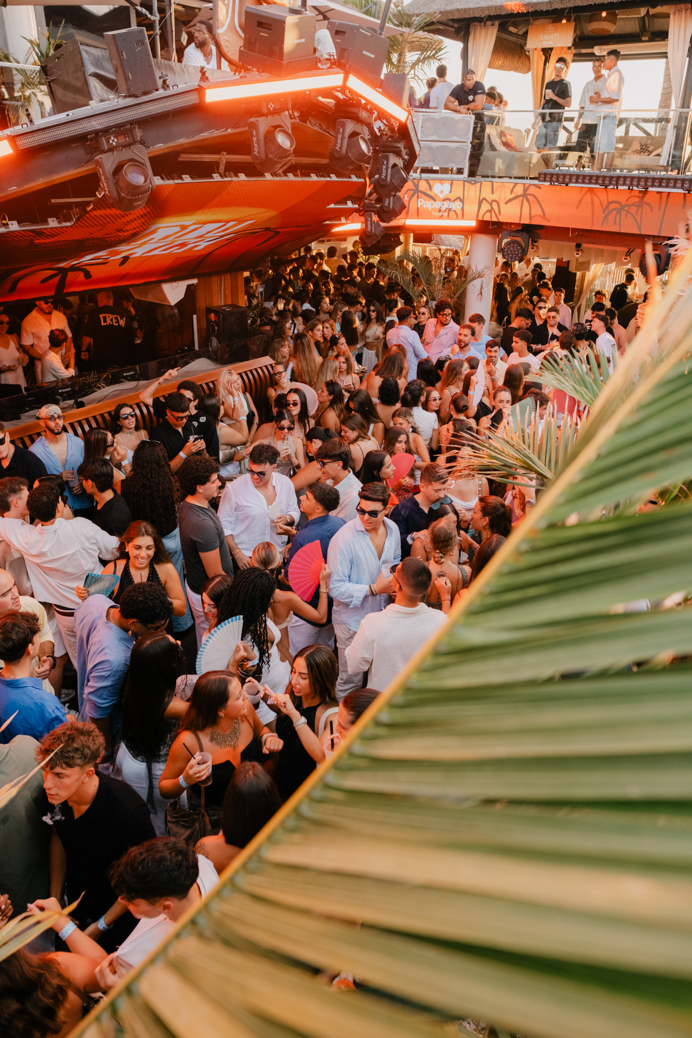 Papagayo dance floor full during Tribu Beach